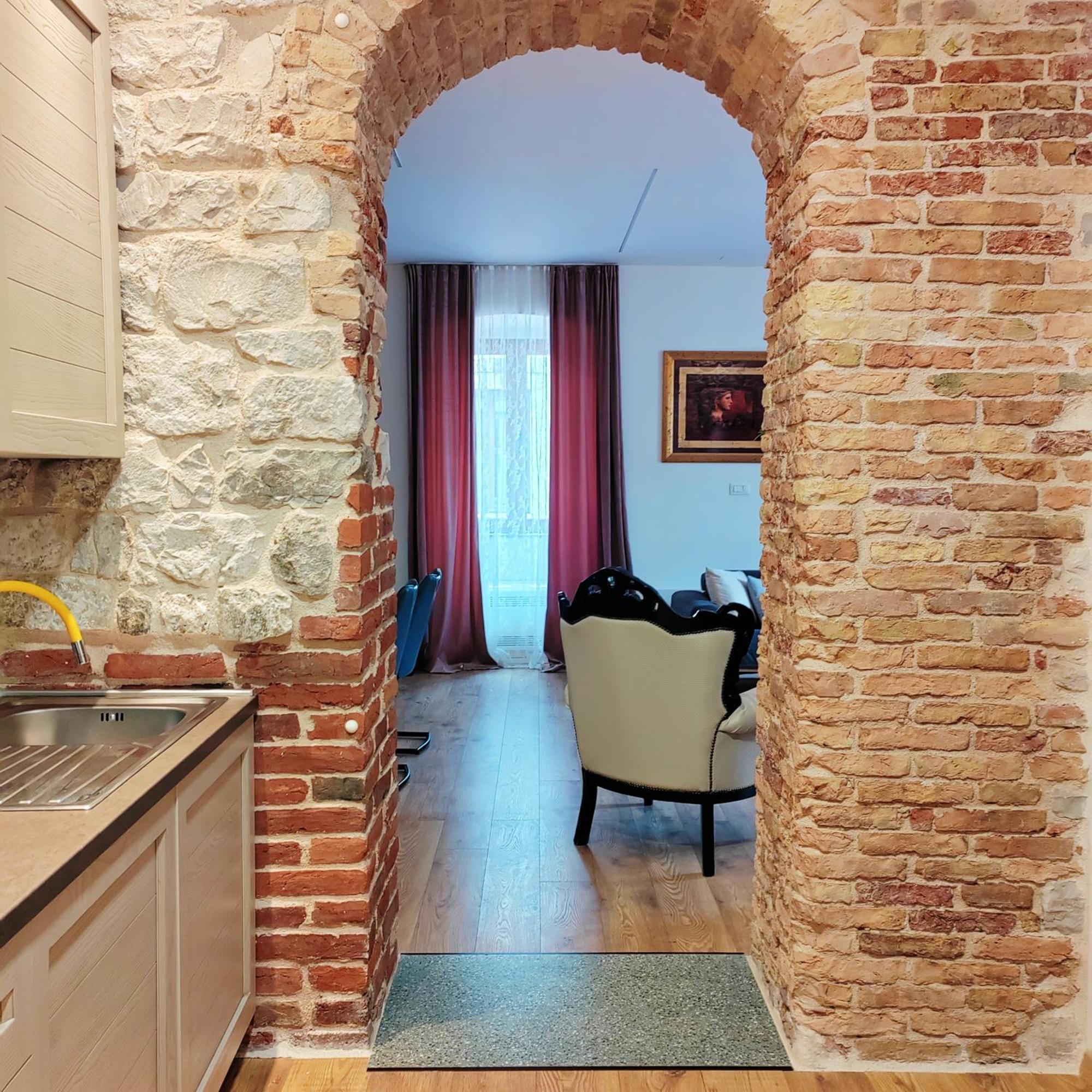 Luxury Stone Paradise Within The Walls Of The Diocletian Palace - Old Town Apartment Split